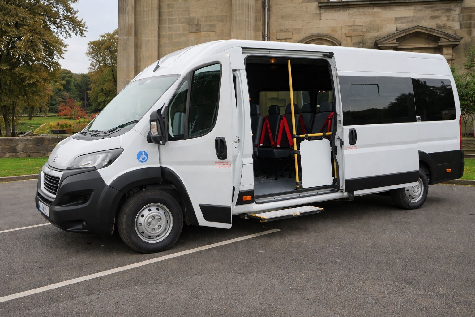 Vauxhall Movano L4 H2 Trek Euro 6.3 17 Seat Light Minibus