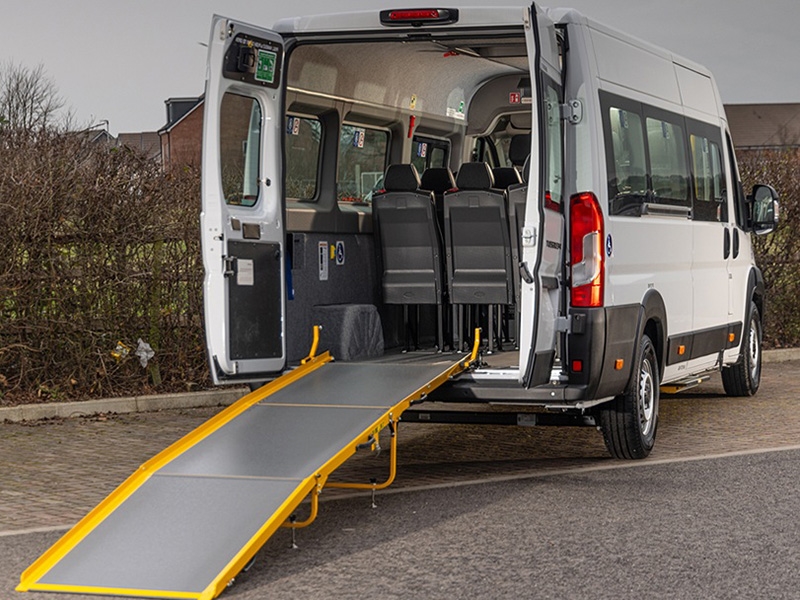 Peugeot Boxer 17 seat 140 Trek Spec Minibus Lite